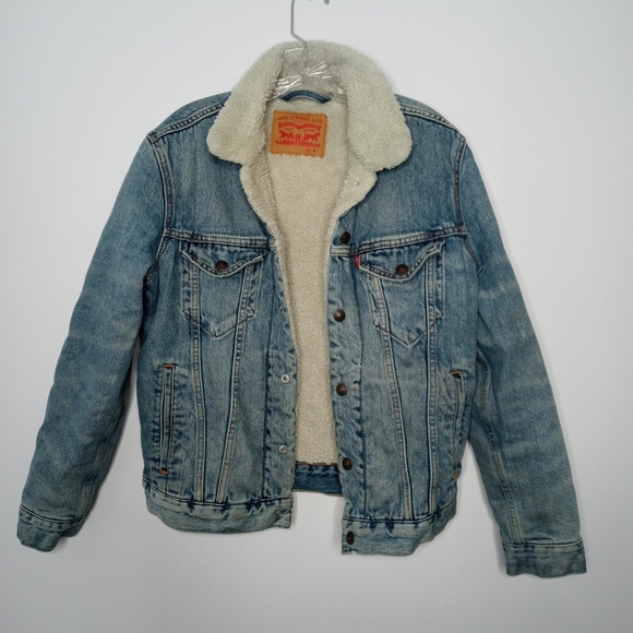 Levi's sherpa lined denim jacket with size small